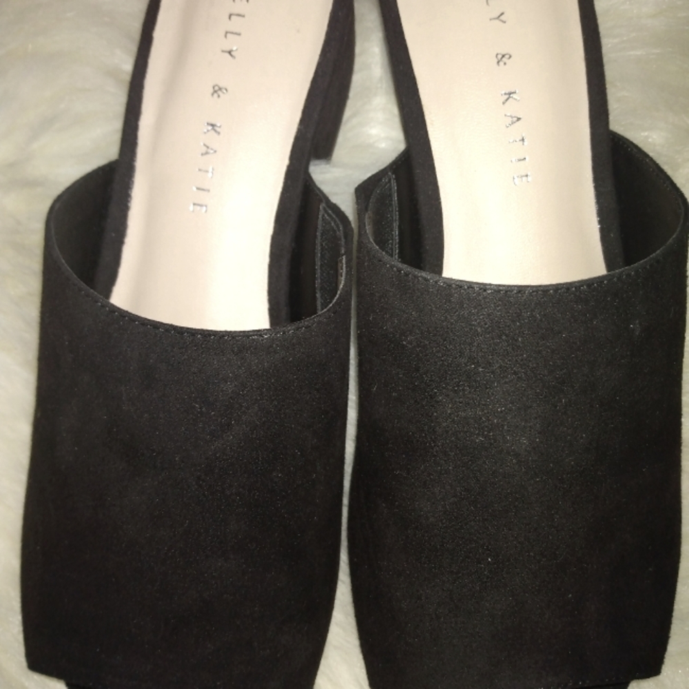 Kellie and Katie Size 7 Shoes - Picture 6 of 11